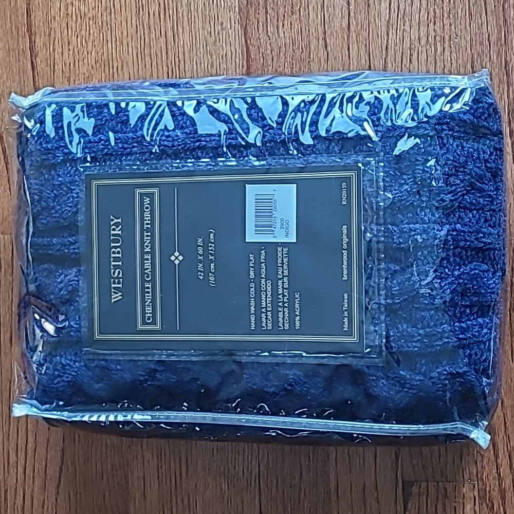 NEW - Chenille Cable Knit Throw Blanket